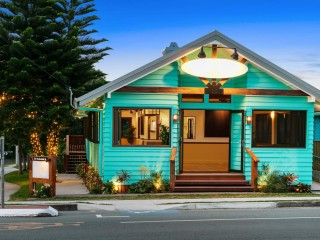 SECURE YOUR SPOT IN MOFFAT BEACH'S BOOMING HOSPITALITY SCENE