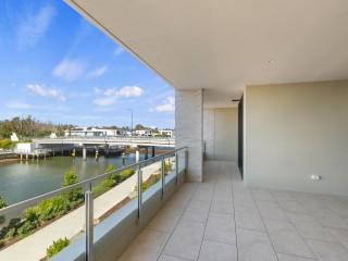 LUXURIOUS LIVING WITH EXCEPTIONAL APPEAL 