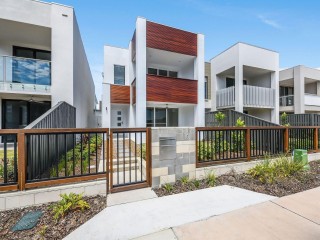 Water Views, Lifestyle, and Location in One