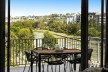 Elegant Apartment: Parkland Views and Ocean Glimpses, 300m to Sand