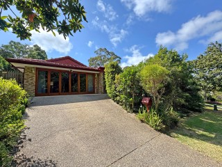 PEACEFUL CUL-DE-SAC LIVING - VERSATILE 3-BEDROOM HOME