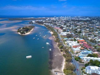 Riverfront Bliss!!! 20mtr to Salt Water!!!