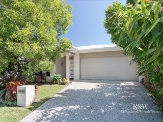 Modern Family Living in a Peaceful Cul-de-Sac: Walk to Everything!