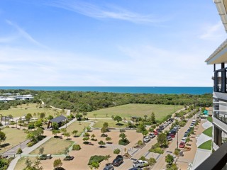 Penthouse Perfection: Stunning Views, Barefoot Luxury - Move In Ready!!