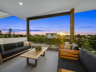 MODERN ELEGANCE WITH STUNNING WATER VIEWS