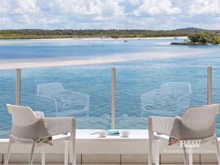  Waterfront Luxury in the Heart of Paradise