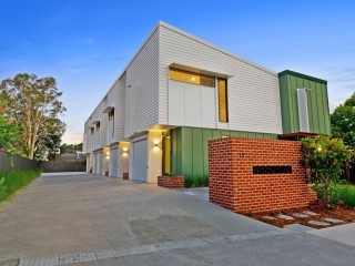 LUXURY LIVING IN BOWER!