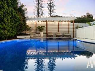 Coastal Elegance, Family-Friendly Entertainer