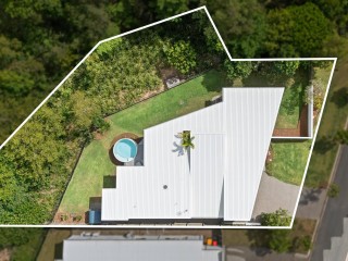 Executive Designer Retreat Backing onto Bushland