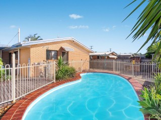 Spacious Family Home in Prime Coastal Location