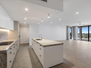 LUXURY APARTMENT AT THE COVE COMINO | DESIGNER LIVING BY THE COAST