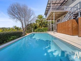 Live the Sunshine Coast Dream: Space, Style & Views
