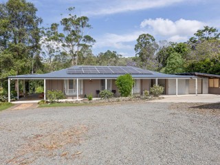 Pomona Perfection: Parklike 4339m2 with Dual Living