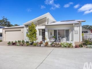 Light-Filled Luxury Living in Premium Lifestyle Community