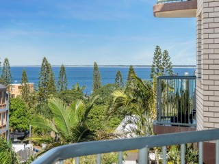 PRIME KINGS BEACH LOCATION - FULLY FURNISHED UNIT