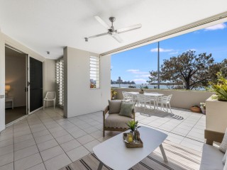 GROUND FLOOR COASTAL RETREAT WITH WATER VIEWS