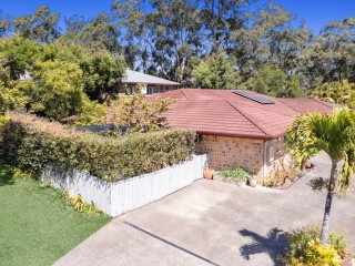 Low-Maintenance Living Backing Onto Parkland