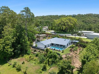 Lifestyle / Land / Views - Acreage Beauty!
