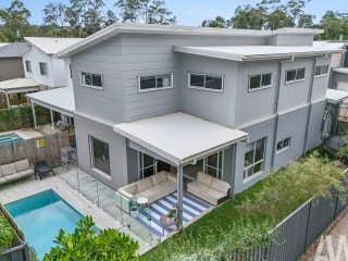 Owners committed elsewhere...Bring all offers over $1,050,000