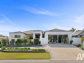 Dual Living Sanctuary with Pool & Entertaining in a Quiet Pelican Waters Location