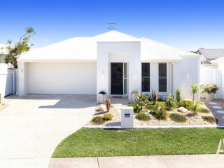 Stunning Family Home in Prime Location