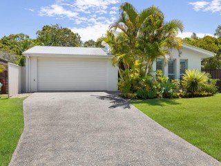 PELICAN WATERS - PERFECT FOR DOWNSIZERS OR INVESTORS