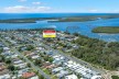 GOLDEN BEACH GEM - FAMILY HOME WITH SPACE TO RELAX