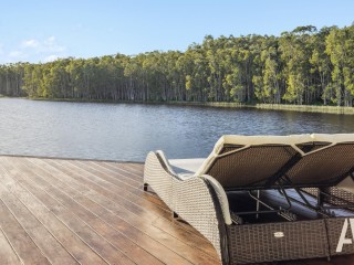 Your Dream Private Lakefront Retreat
