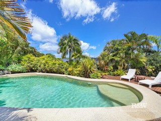 Very Private & Peaceful With Resort Style Pool