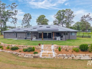 Modern Acreage Living the Family will LOVE