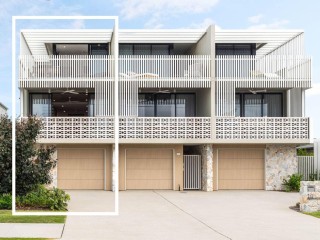 Effortless Beachside Living, Metres To The Sand