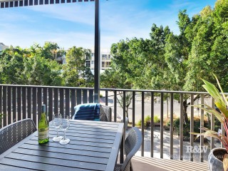 French Quarter Apartment Looks North Over Hastings Street!