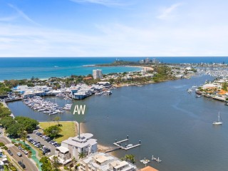 Rare Riverfront Penthouse  The Best Position and View on the Coast