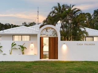 Casa Palmera: Beachside Elegance, Dual Living